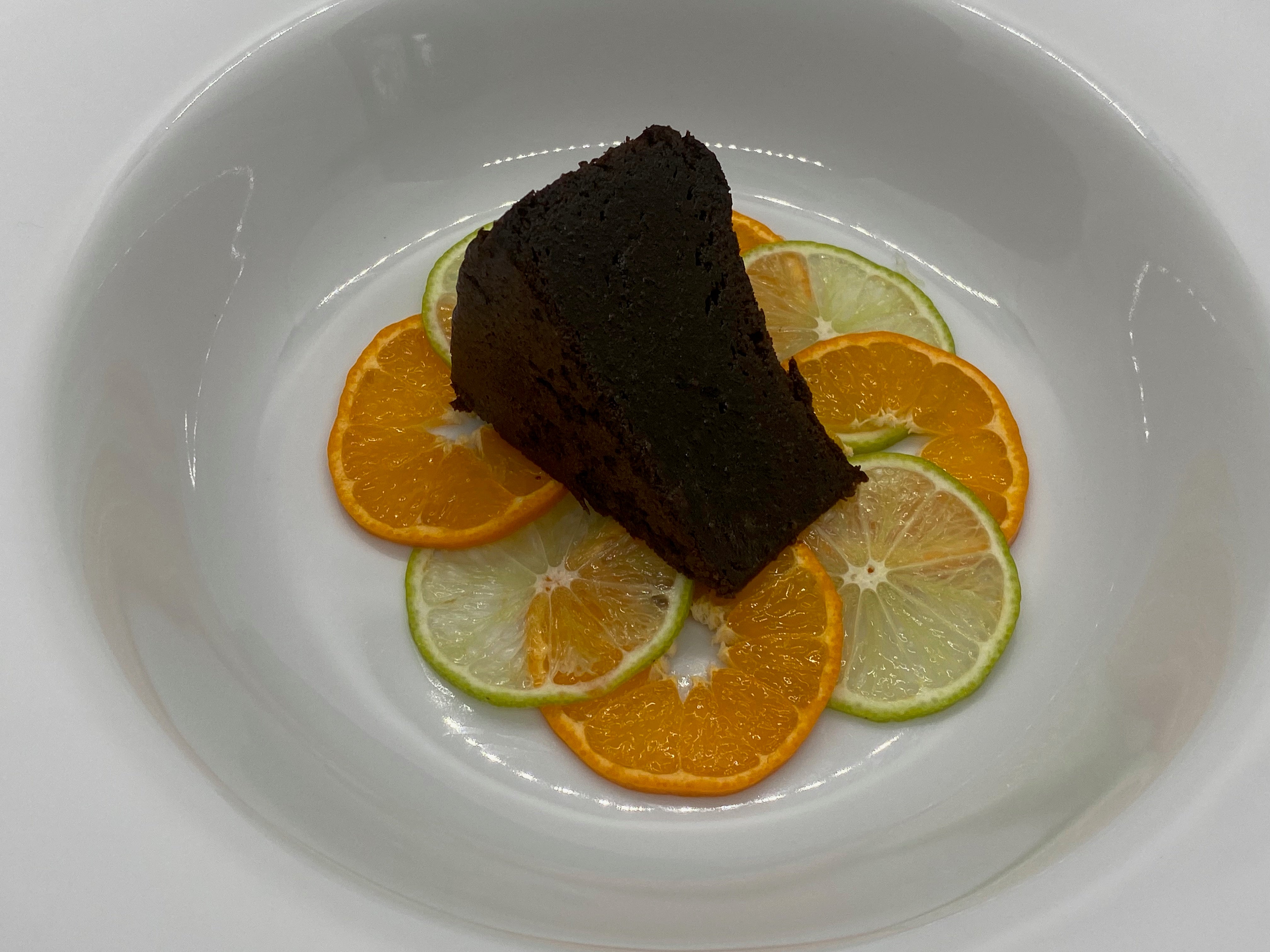 The Twins: 2(6" Cakes)